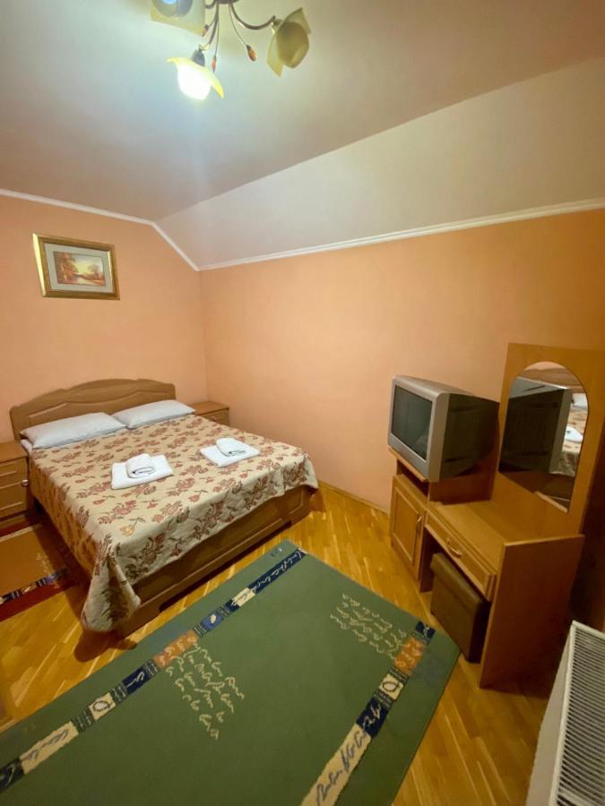 U Eli Hotel Polyana  Bagian luar foto