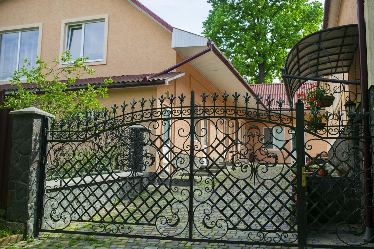 U Eli Hotel Polyana  Bagian luar foto